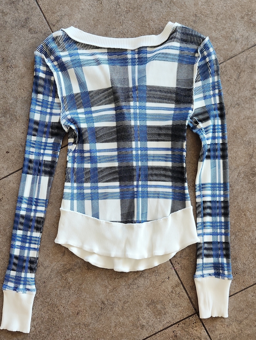 NWOT..Free People Movement Top - Picture 3 of 9